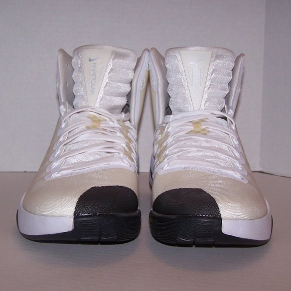 NIKE \